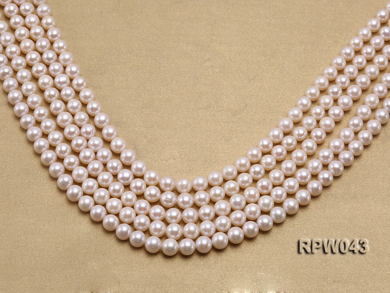 Wholesale High-quality 7.5-8mm Classic White Round Freshwater Pearl String