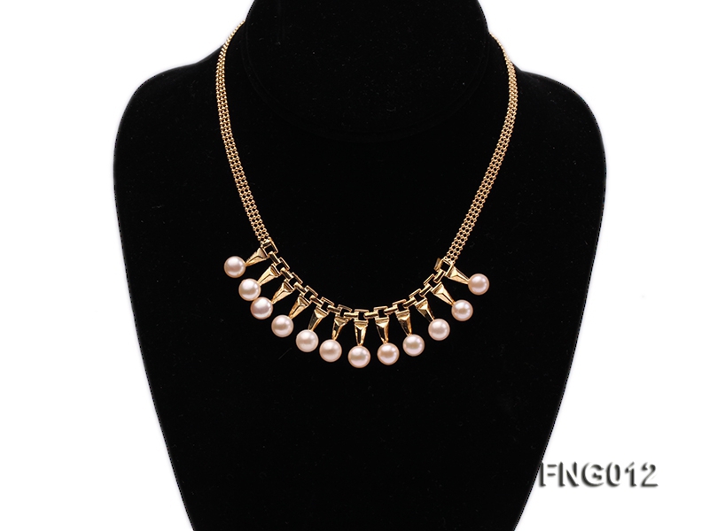 Gold-plated Metal Chain Necklace dotted with 8.5mm Pink Freshwater Pearls