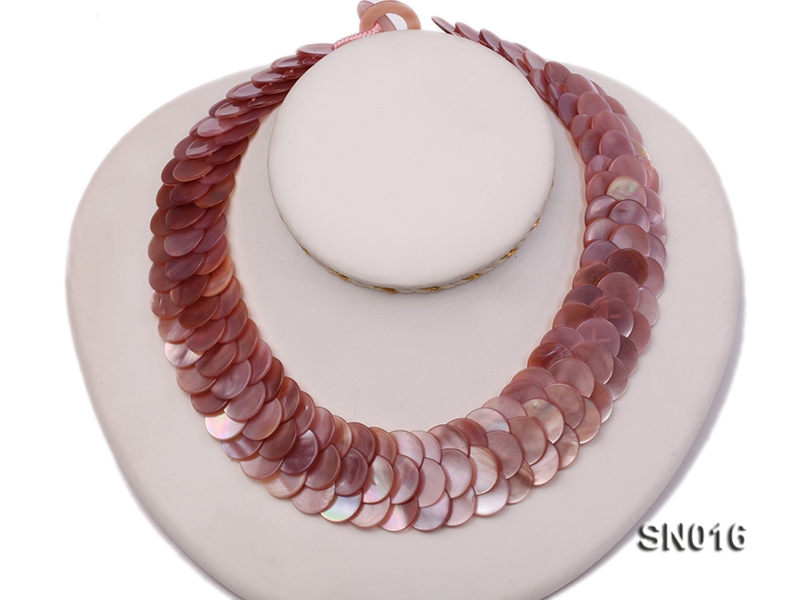 Button-shaped Lavender Shell Pieces Necklace