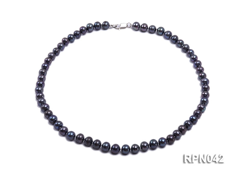 Stylish Single-strand 6-7mm Round Black Pearl Necklace with Sterling Silver Clasp