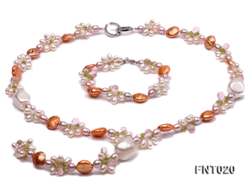 Freshwater Pearl and Crystal Beads Necklace and Bracelet Set