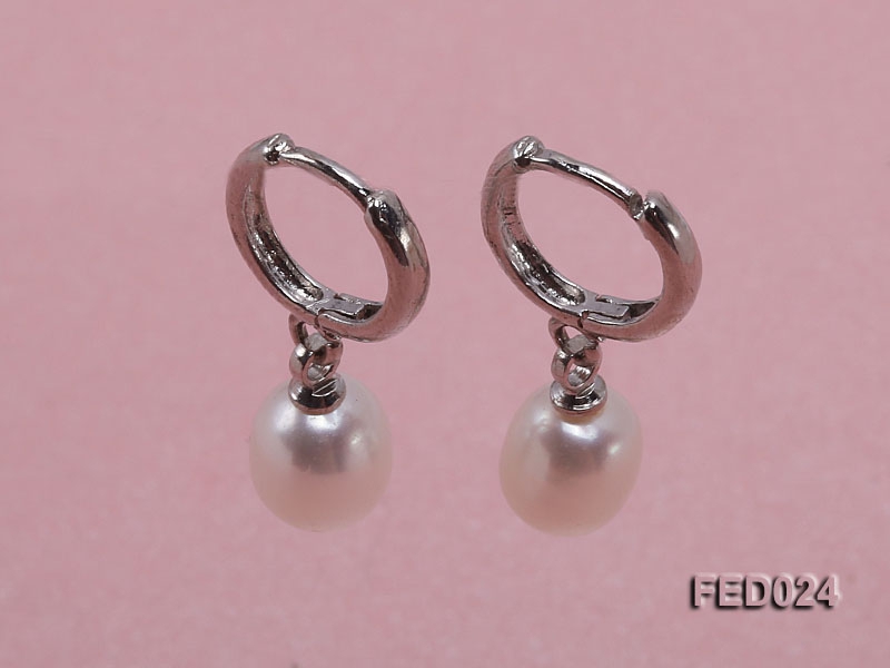 7x9mm White Oval Freshwater Pearl Earrings