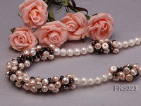 7-9.5mm natural white and pink freshwater pearl with natural garnet necklace
