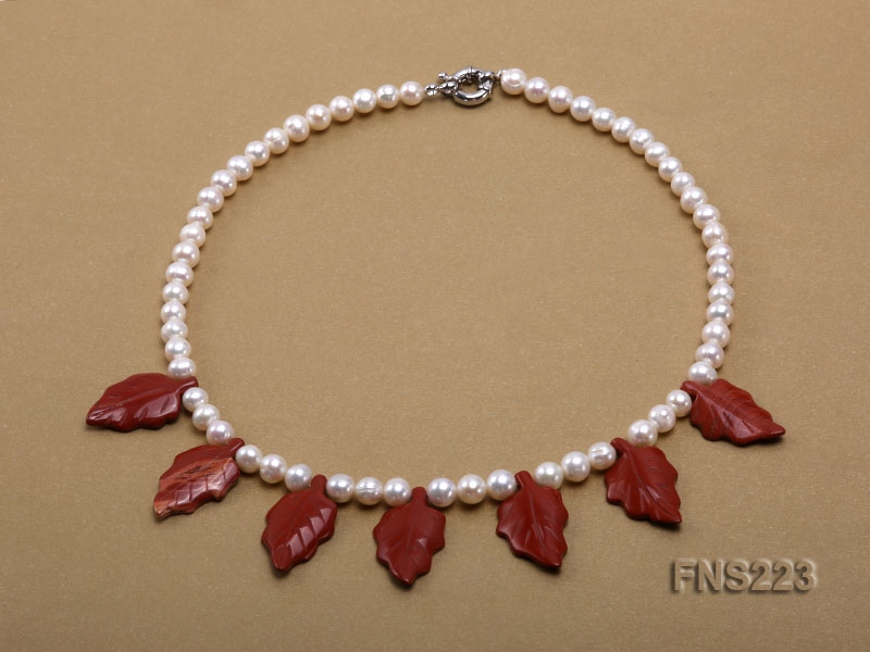 natural 7-8mm white round freshwater pearl with gold sand stone necklace