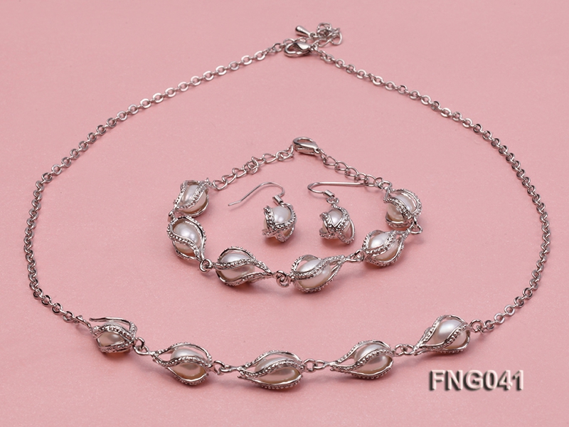 Gold-plated Metal Chain Necklace, Bracelet and Earrings Set with Freshwater Pearl