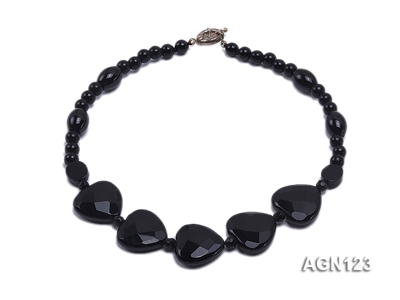 7.5-25mm black round and heart shape  faceted agate necklace