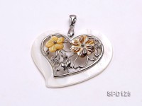 59x39mm Heart-shaped Shell Pendant with Shell Flowers and Metal Pattern