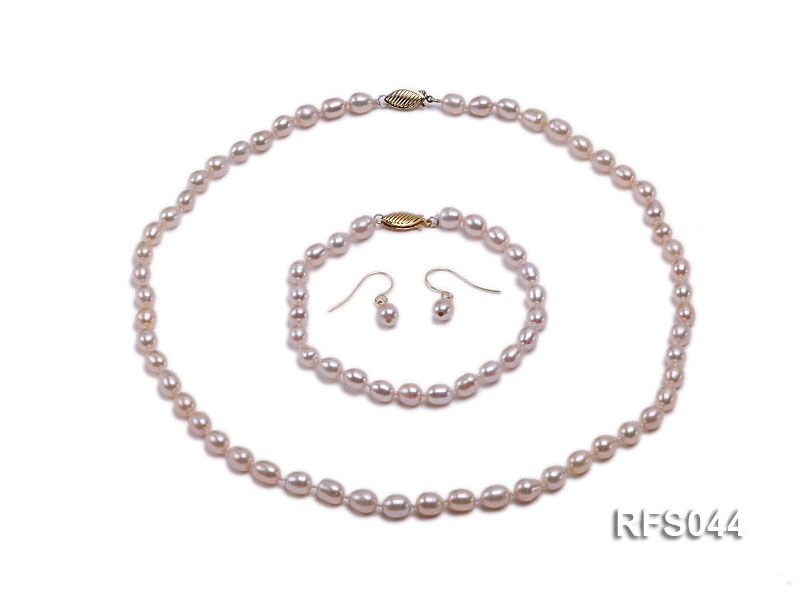 6-7mm Golden Rice-shaped Freshwater Pearl Necklace, Bracelet and earrings Set