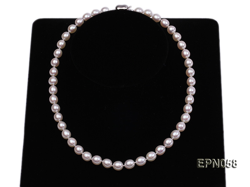 Classic 7.5-8mm AAA White Rice-shaped Cultured Freshwater Pearl Necklace