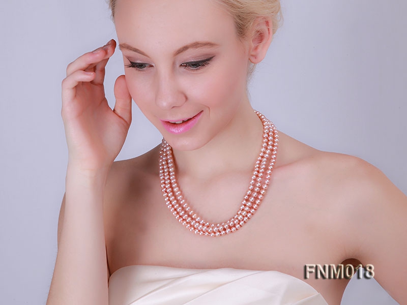3 strand flatlypink to peach  freshwater pearl necklace