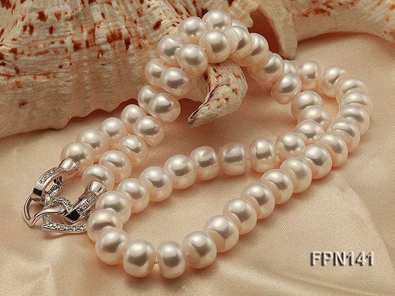 Classic 9-10mm AAA White Flat Cultured Freshwater Pearl Necklace