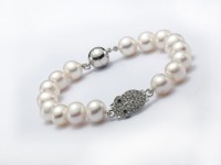 9-10mm Round White Pearl Bracelet with Zircon Accessory