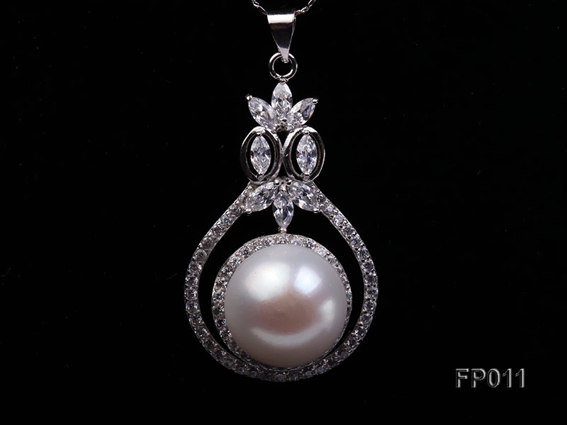 14.5mm White Round Freshwater Pearl Pendant with a Silver Pendant Bail