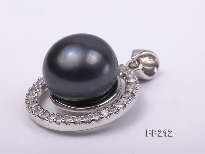 12mm Black Flat Freshwater Pearl Pendant with a Gilded Silver Pendant Bail
