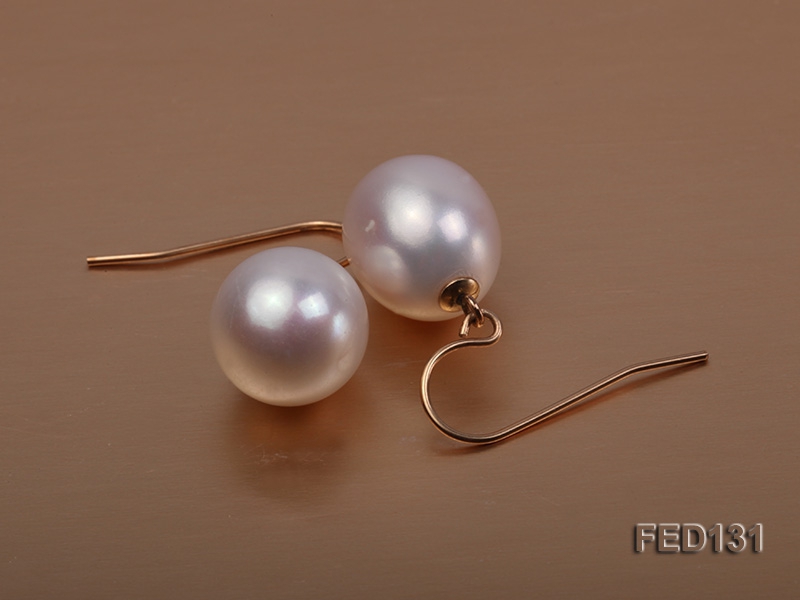 11.5x14mm White Oval Freshwater Pearl Earring