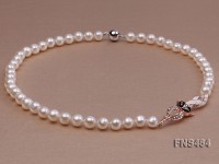 freshwater cultured 8-9mm white pearl necklace