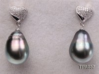 Gorgeous 13x17mm  black round tahitian pearl earring