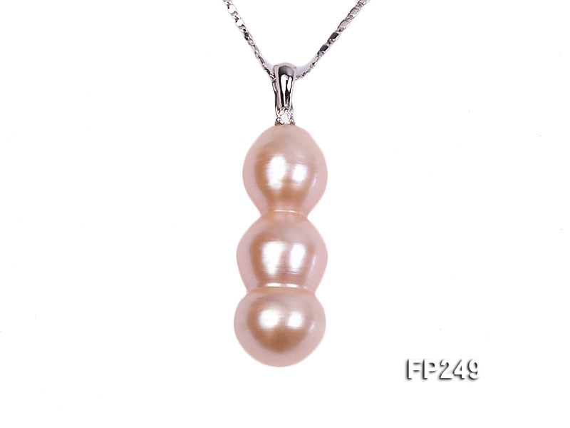12.8x36mm Unique Freshwater Pearl Pendant with an 18k Gold Pendant Bail