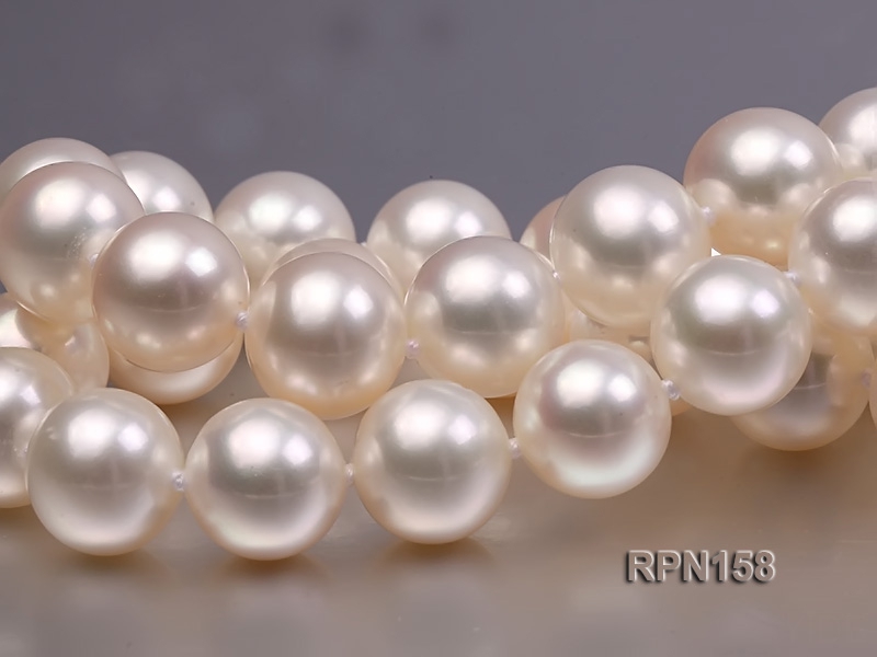 Classic 8.5-9.5mm AAAA White Round Cultured Freshwater Pearl Necklace