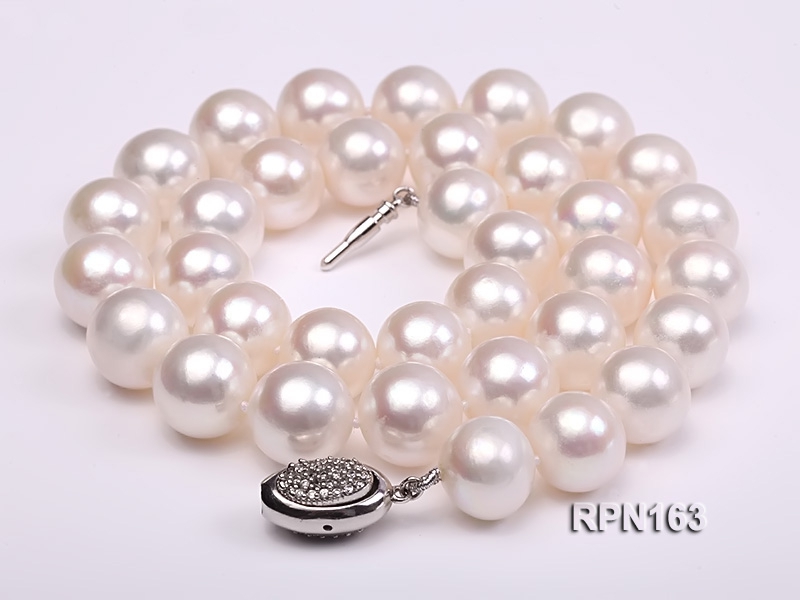 Classic 11.5-12.5mm AAA White Round Cultured Freshwater Pearl Necklace