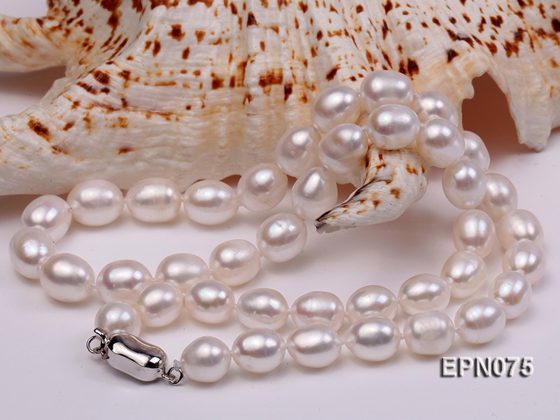 8-9mm White Oval Freshwater Pearl Necklace