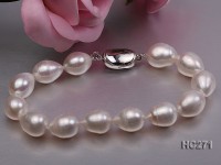 10-11mm white oval freshwater pearl bracelet