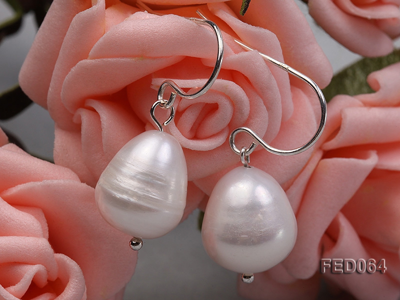 10-11mm White Drop-shaped Freshwater Pearl Earring