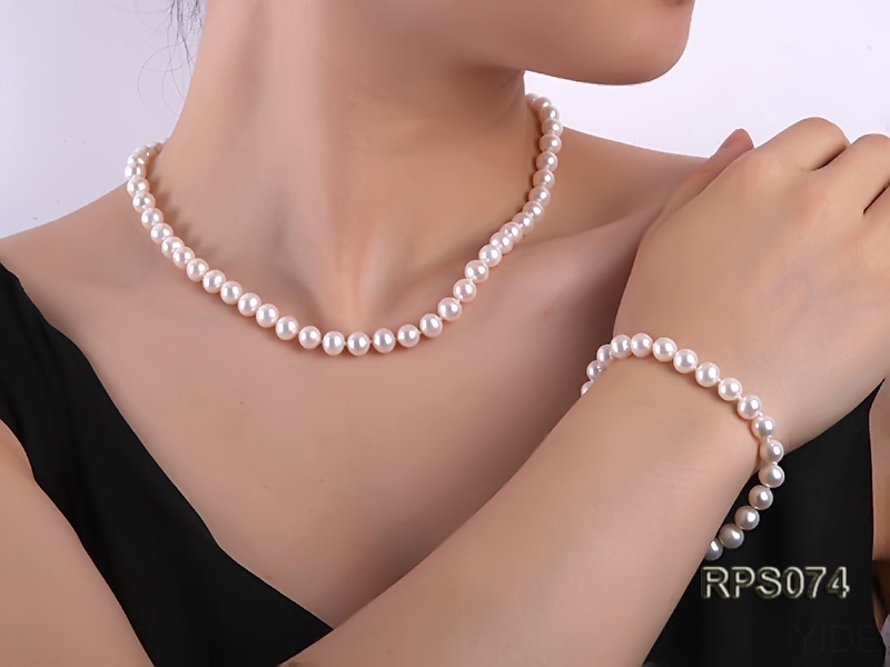 7.5-8mm white round freshwater pearl necklace and bracelet set