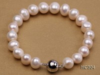 10-11mm white round freshwater pearl bracelet