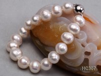 10-11mm white round freshwater pearl bracelet