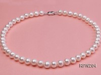 9-10mm AA-grade Classic White Round Freshwater Pearl Necklace