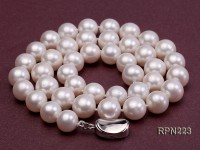 AAA-grade 10mm Classic White Round Freshwater Pearl Necklace