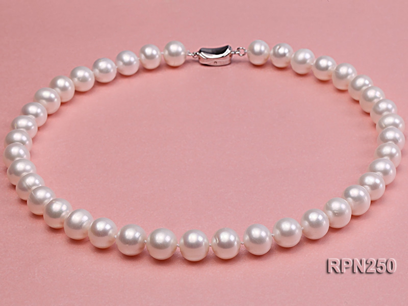 Classic 10-11mm White Round Freshwater Pearl Necklace