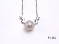 9.5mm White Round Freshwater Pearl Pendant with a Sterling Silver Chain