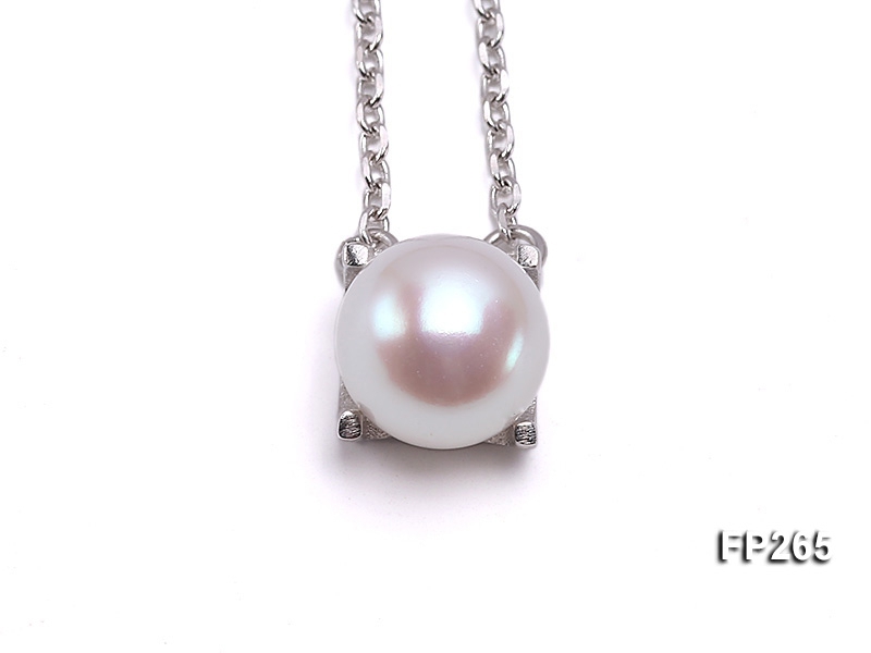 8.5mm White Round Freshwater Pearl Pendant with a Sterling Silver Chain