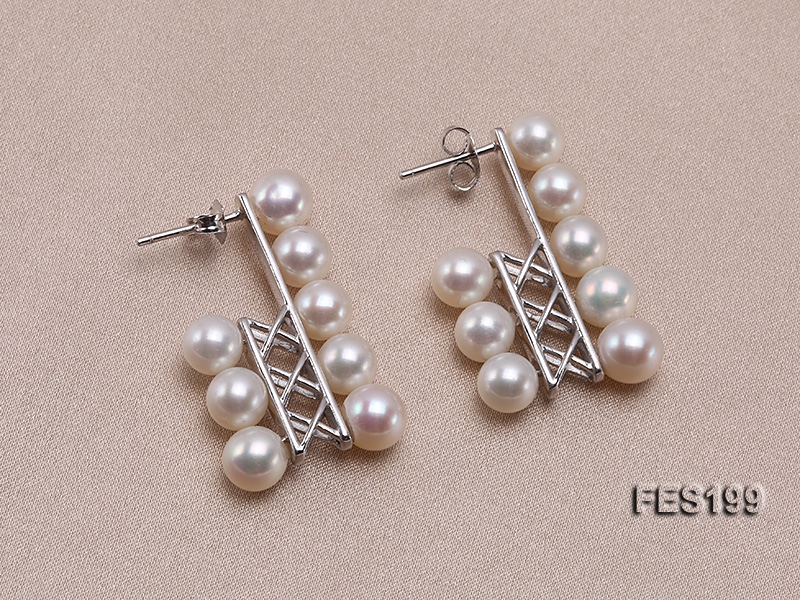 6-7mm Natural White Round Freshwater Pearl Stud Earrings