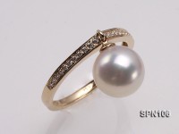 14k yellow gold ring set with a 9mm round white Akoya pearl