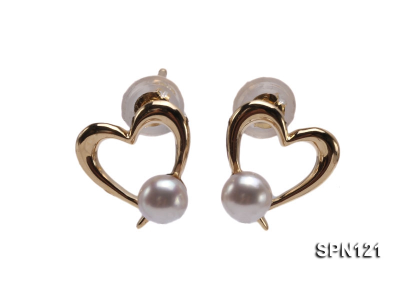 4.5mm White Round Natural Akoya Pearl  Ear Studs