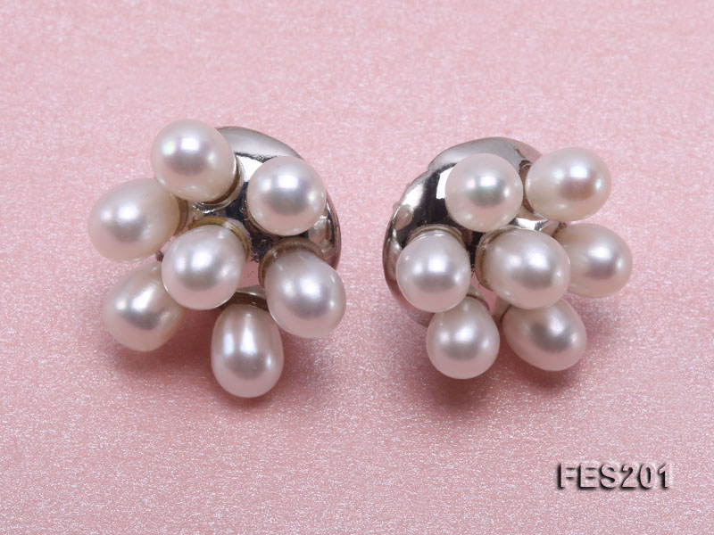 6x7mm White Rice-shaped Cultured Freshwater Pearl Earrings