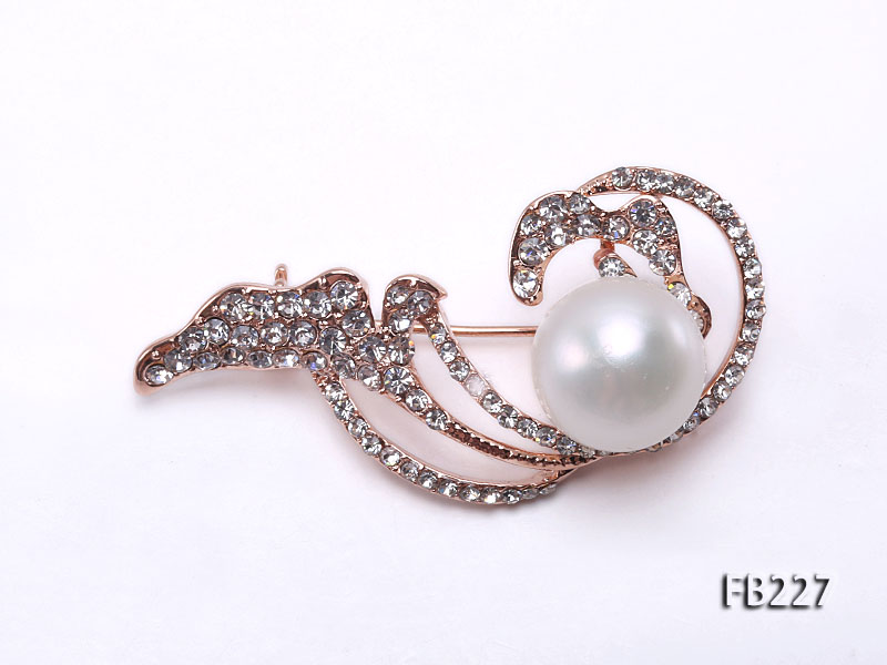12.5mm White Near Round Freshwater Pearl Brooch