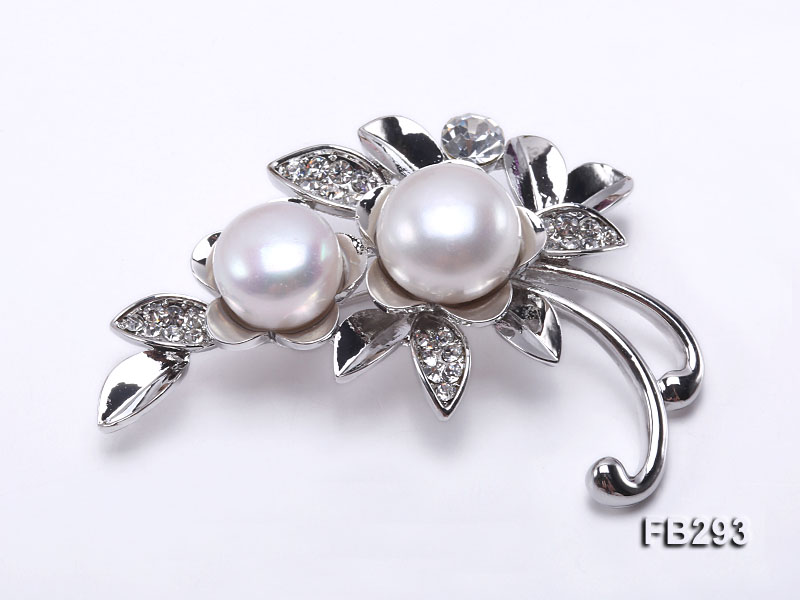 12&13.5mm White Freshwater Pearl Brooch