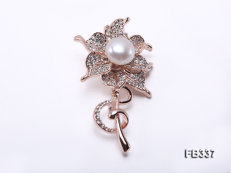 Flower-style 12mm White Freshwater Pearl Brooch