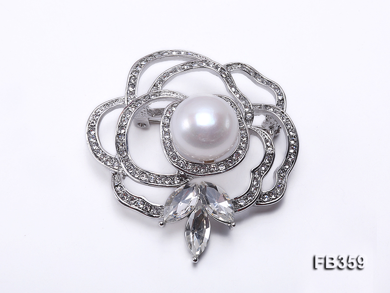 13.5mm White Freshwater Pearl Brooch