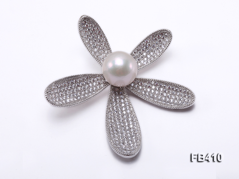 Flower-style 14mm White Edison Pearl Brooch