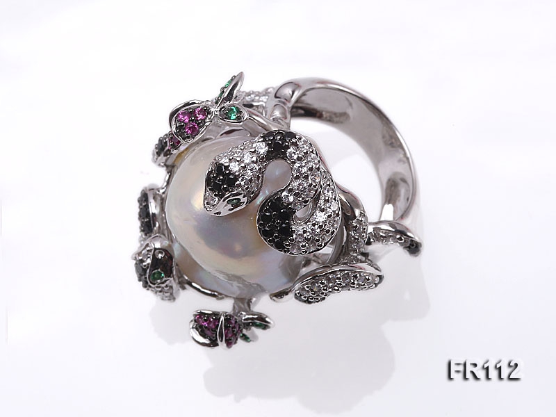 Fine Snake-style White Baroque Pearl Ring