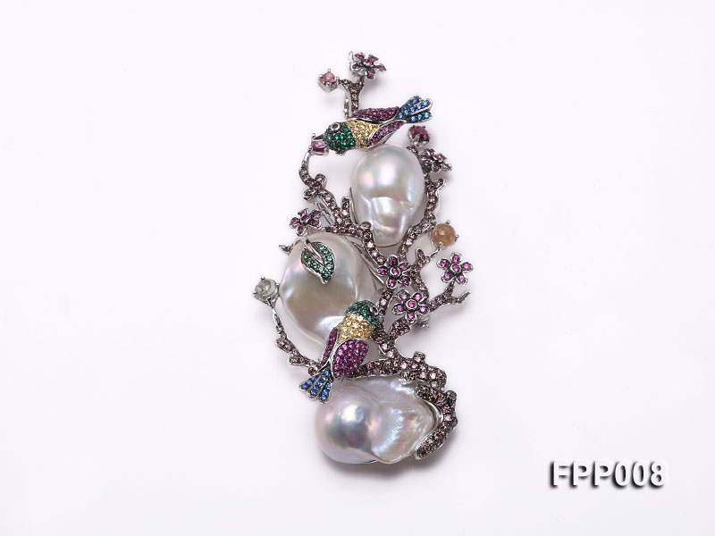 Fine White Baroque Pearl Pendant/Brooch