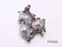 Fine Magpie-style White Baroque Pearl Pendant/Brooch