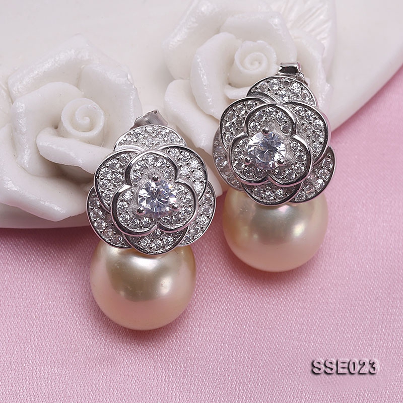 Flower-style 11.5mm Golden Round South Sea Pearl Stud Earrings