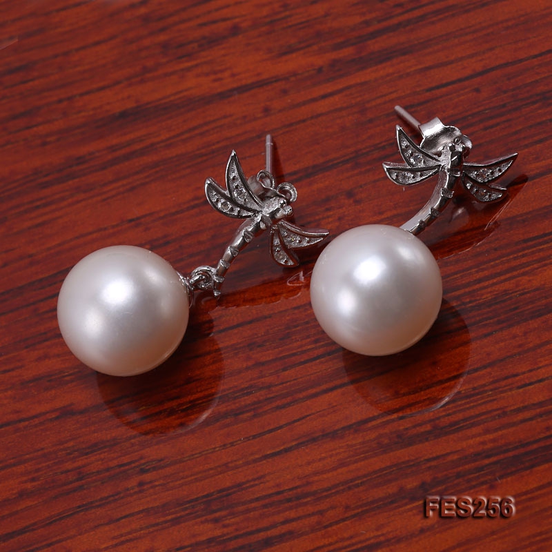 10.5mm White Round Freshwater Pearl Earrings