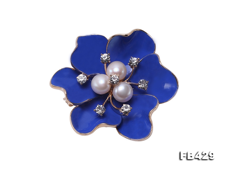 6.5mm Natural Freshwater Pearl Flower-shaped Gold Plated Brooches Blue